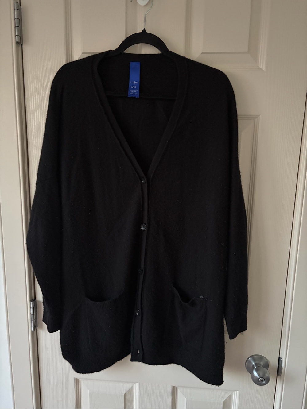 🍁 KIT + ACE - M/L Cashmere Black Cardigan